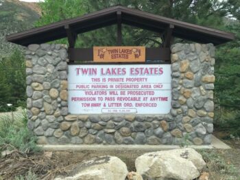 New Twin Lakes Estates sign